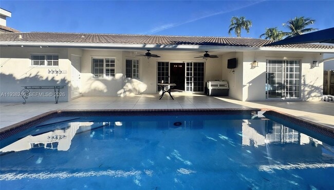 Building Photo - 15770 SW 141st Ct