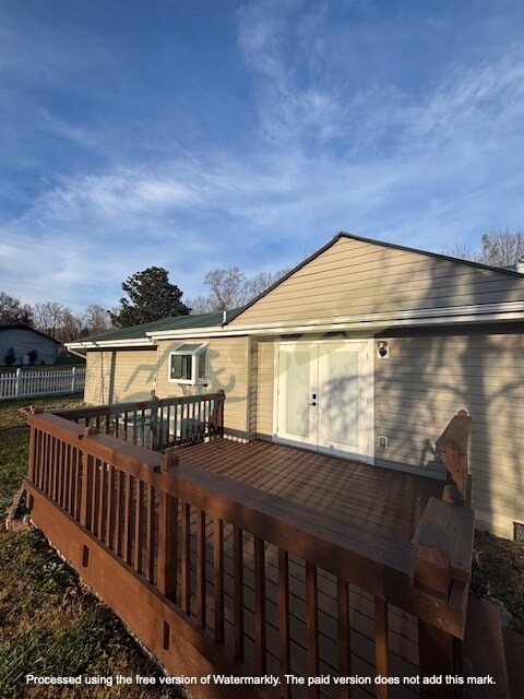 Building Photo - 232 Cedar Creek Dr