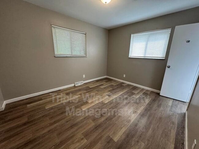 Building Photo - 11930 N Ranch Dr