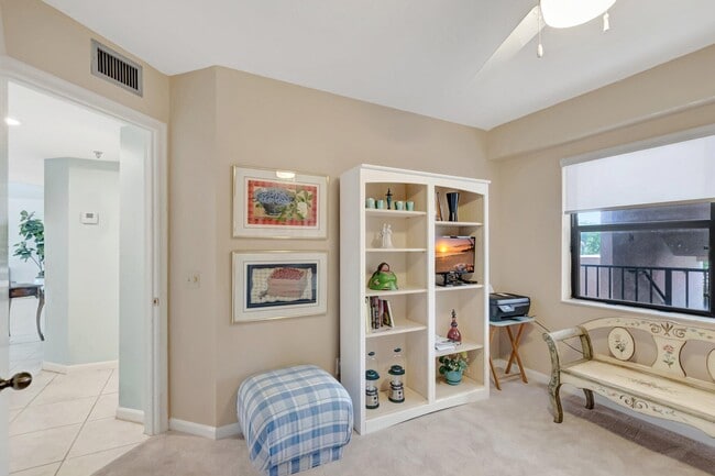 Building Photo - 7507 La Paz Blvd