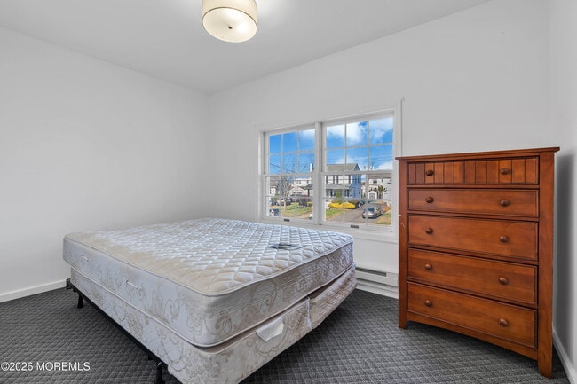 Building Photo - 3 Royal Pl