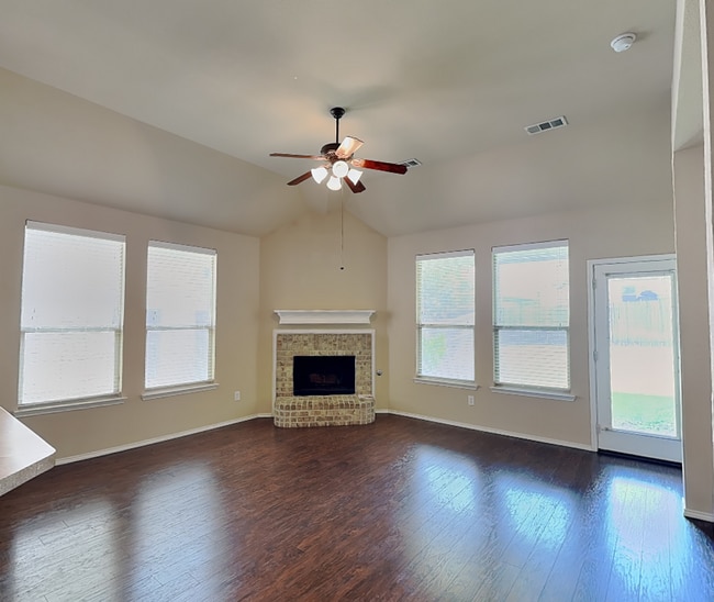 Building Photo - Modern Living Meets Texas Charm in the Heart of Vista West!