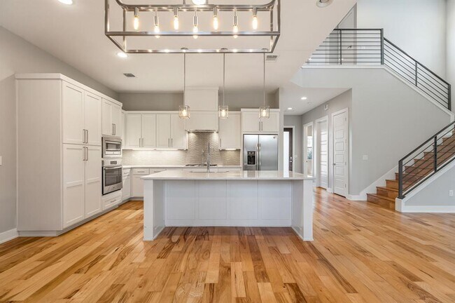 Building Photo - 3209 Govalle Ave