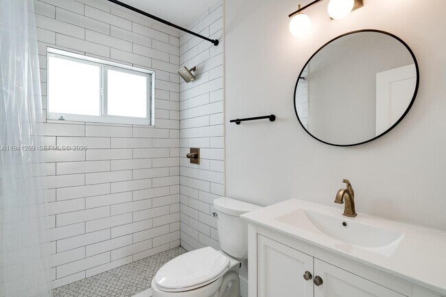 Building Photo - 2922 S Le Jeune Rd