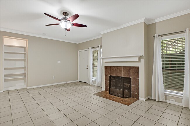 Building Photo - 1100 Augusta Dr