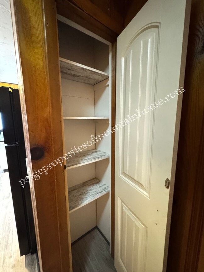 Building Photo - Charming 3-Bedroom Home