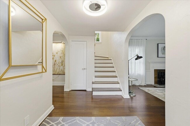 Building Photo - 459 NE 15th Ave