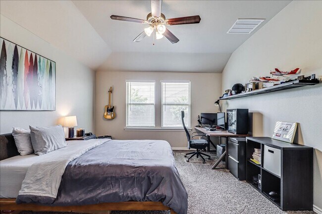 Building Photo - 7213 Adler Dr