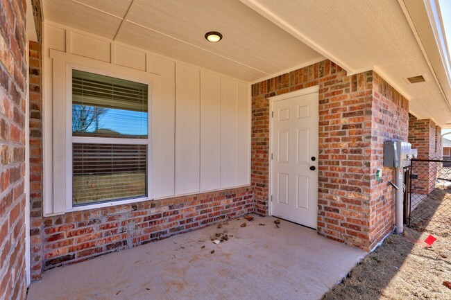 Building Photo - 5813 Goldfinger Rd