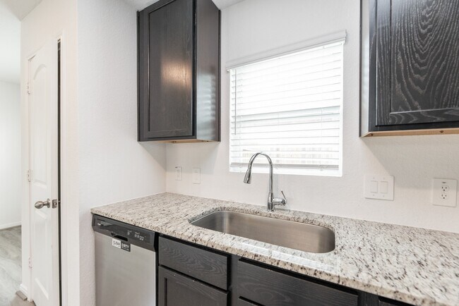 Building Photo - 13010 Sorrento Bay Dr