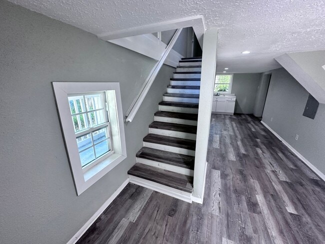 Building Photo - ***ONE MONTH FREE***  Charming 3-Bedroom Home in Jacksonville