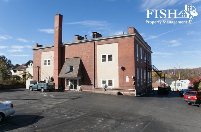 Building Photo - 1585 W Southern Ave