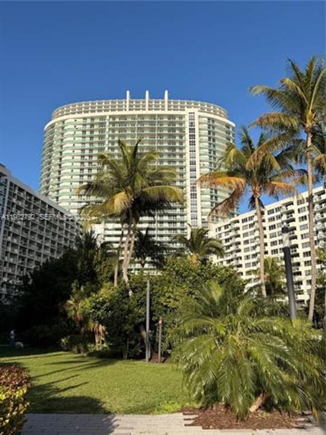 Building Photo - 1500 Bay Rd