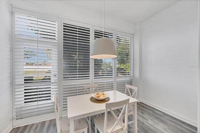 Building Photo - 3605 54th Dr W