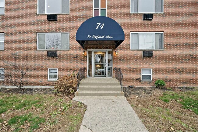 Building Photo - 71 Oxford Ave