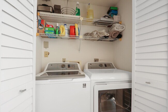Building Photo - 204 Sea Oats Dr