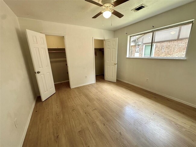 Building Photo - 1820 Aspen Ln