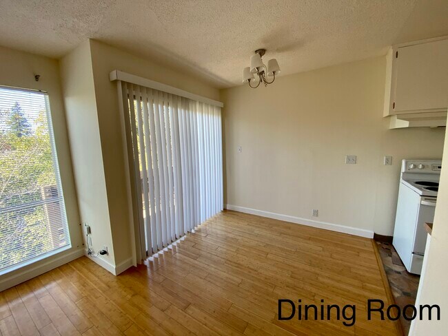 Building Photo - 2699 Derby St