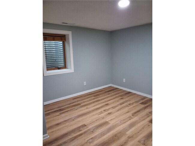 Building Photo - 5637 Emerson Ave N