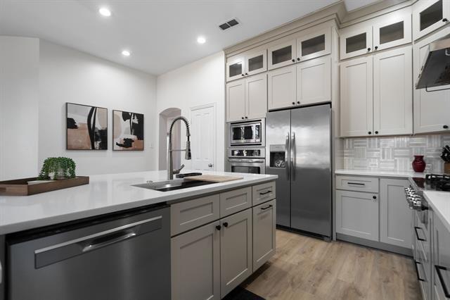 Building Photo - 2804 Woodhaven Dr