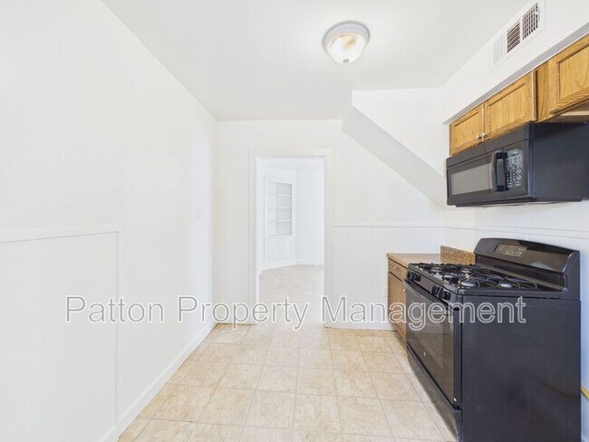 Building Photo - 701 Sunset Terrace