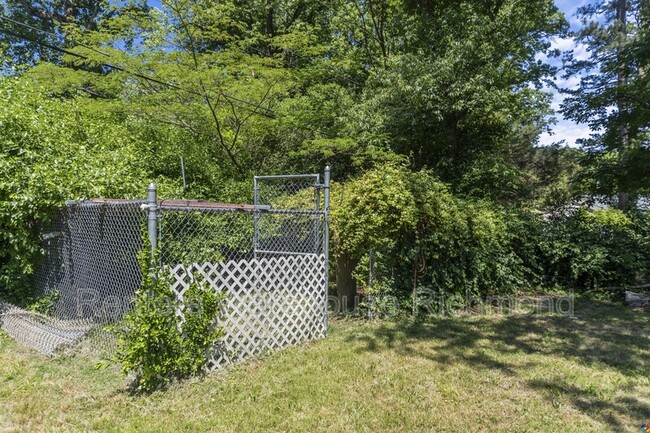 Building Photo - 1516 Fort Hill Dr