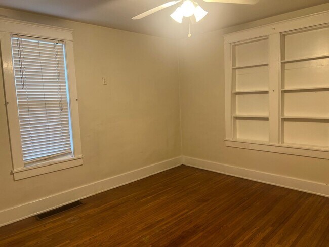 Building Photo - 2502 Blair Blvd