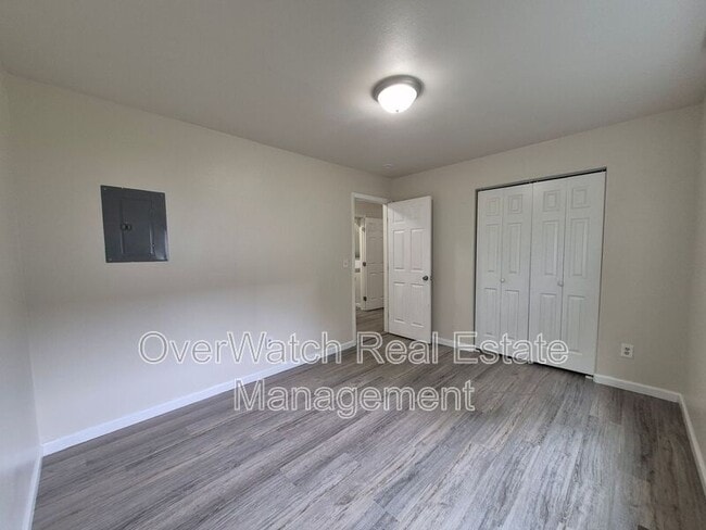 Building Photo - 250 Oklahoma St