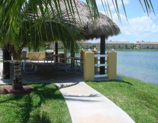 Building Photo - 1536 SE 26th St