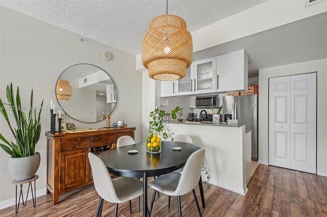 Building Photo - 275 NE 18th St