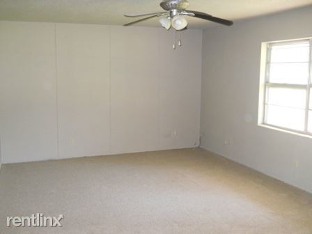 Building Photo - 3 br, 1 bath House - 637 S Miller Rd