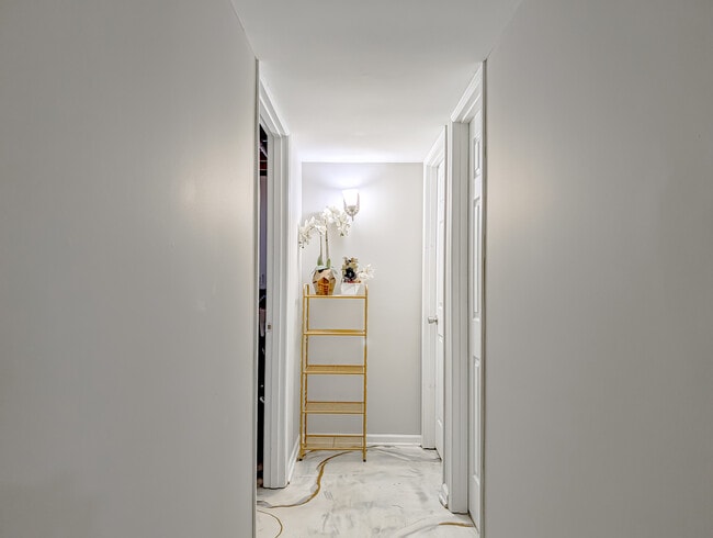 Building Photo - 8616 Hickory Ave