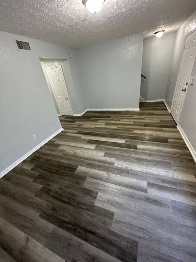 Building Photo - Fully Renovated 3/1.5 -Single Family! Avai...