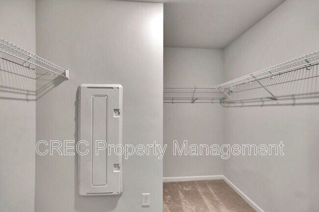 Building Photo - 146 Red Blf St
