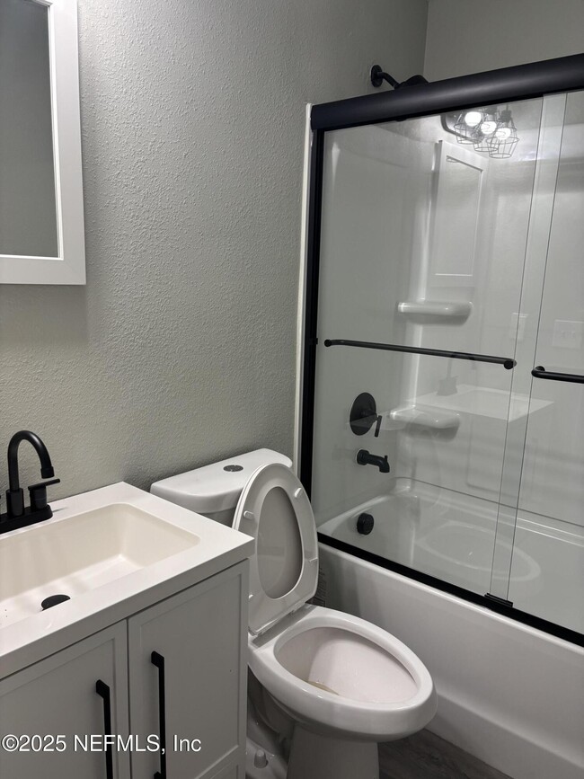 Building Photo - 1963 W 4th St