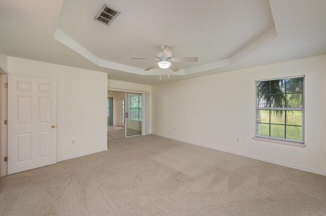 Building Photo - 437 S Shore Dr