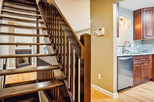 Building Photo - 1710 Messner Dr