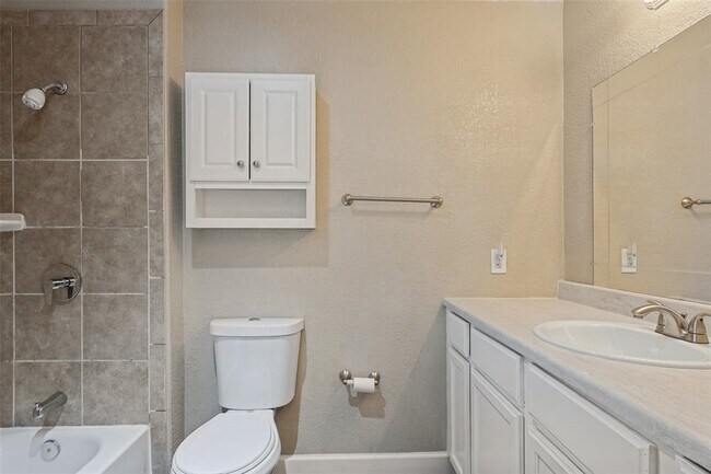 Building Photo - 12314 Thompkins Dr