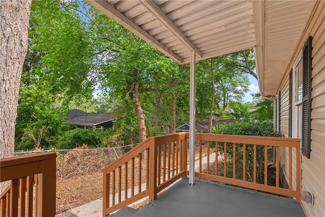 Building Photo - 2051 College Ave NE