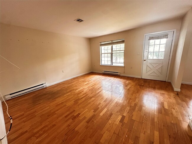 Building Photo - 465 Oldham Ct