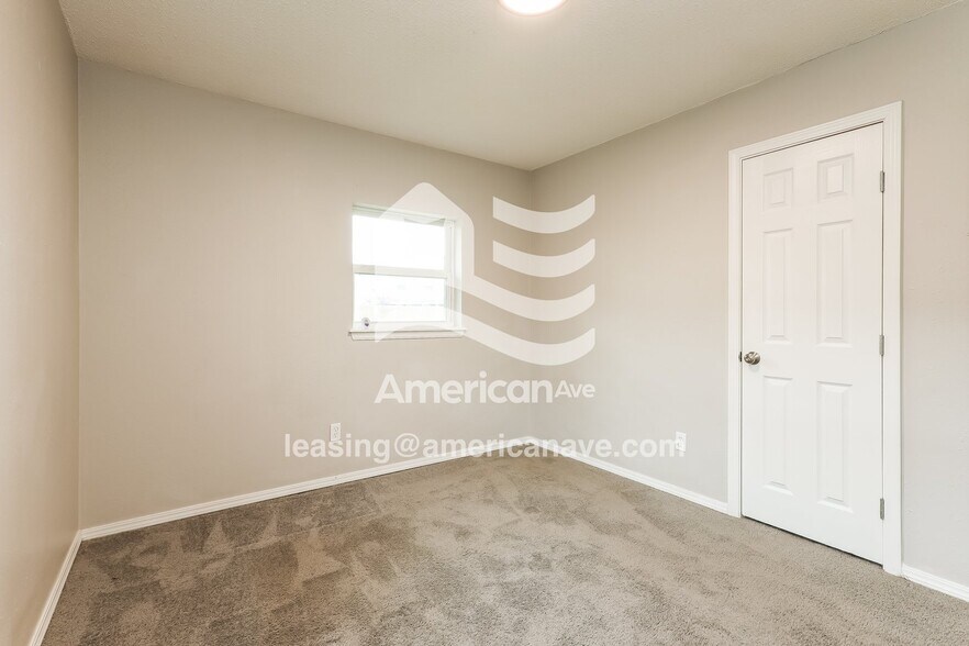 Building Photo - 912 Meadowridge Dr
