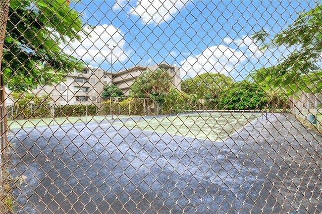 Building Photo - 830 NW 87th Ave