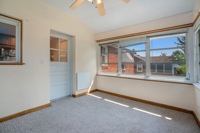 Building Photo - Recently Updated Home in Baldwin!