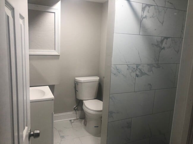 Building Photo - 3 bedroom 2 full bathroom in Baltimore County