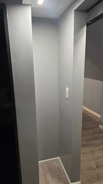 Building Photo - 1550 Richard Gordon Hatcher Blvd