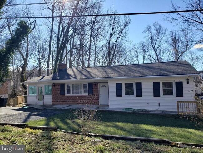 Building Photo - 1609 Lee Rd
