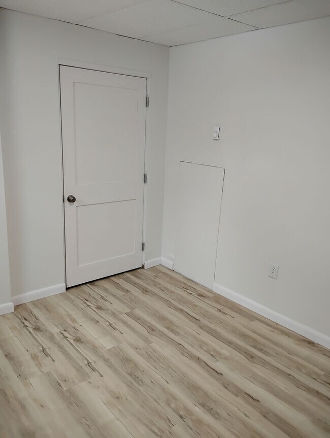 Building Photo - 150 McCauley Ave