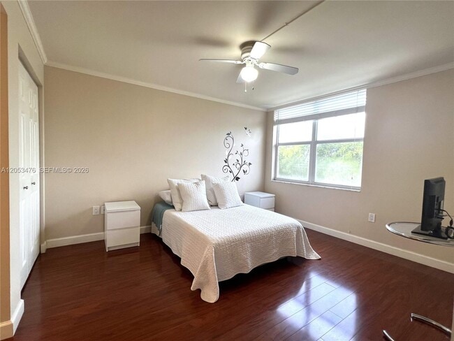 Building Photo - 9451 Evergreen Pl