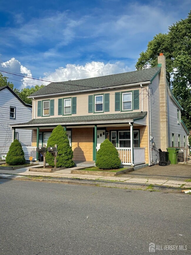 Building Photo - 287 Raritan St