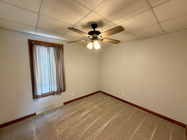 Building Photo - 407 N State St